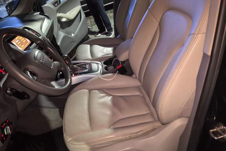 Used Audi Q5 2012 2.0TFSI Technology Model Left Front Seat
