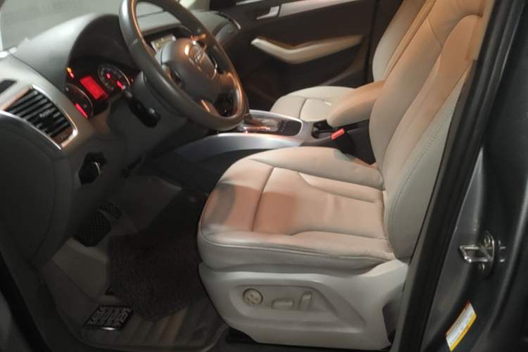 Used Audi Q5 2012 2.0TFSI Technology Model Left Front Seat