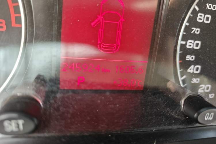Used Audi Q5 2012 2.0TFSI Trendy Edition Odometer Close Up