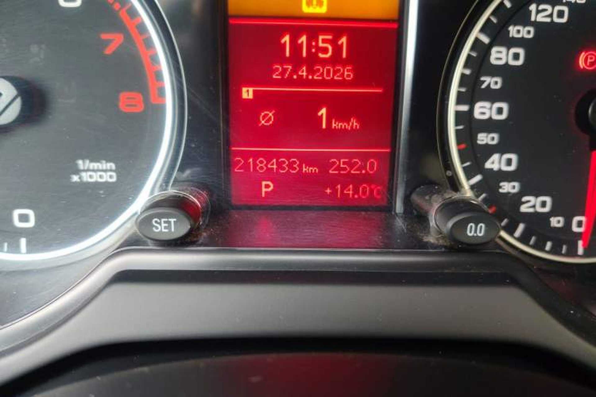 Used Audi Q5 2012 2.0TFSI Technology Model Odometer Close Up