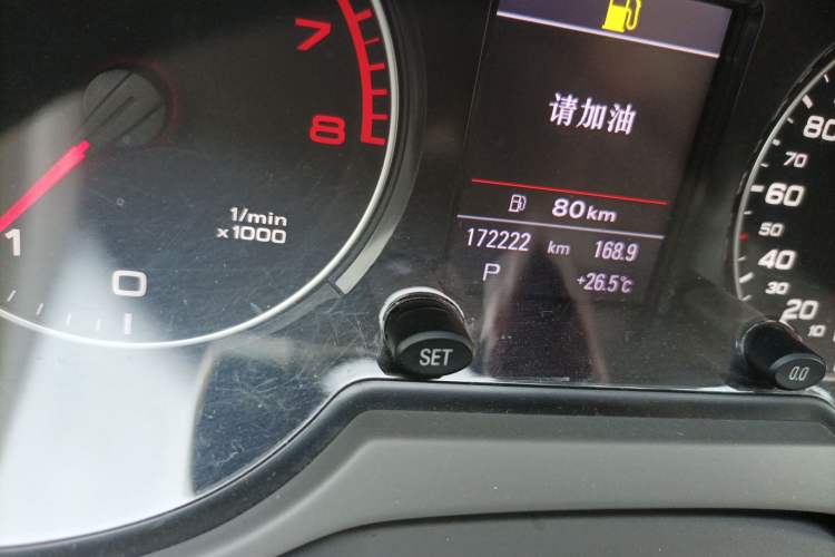 Used Audi Q5 2012 2.0TFSI Comfort Version Odometer Close Up