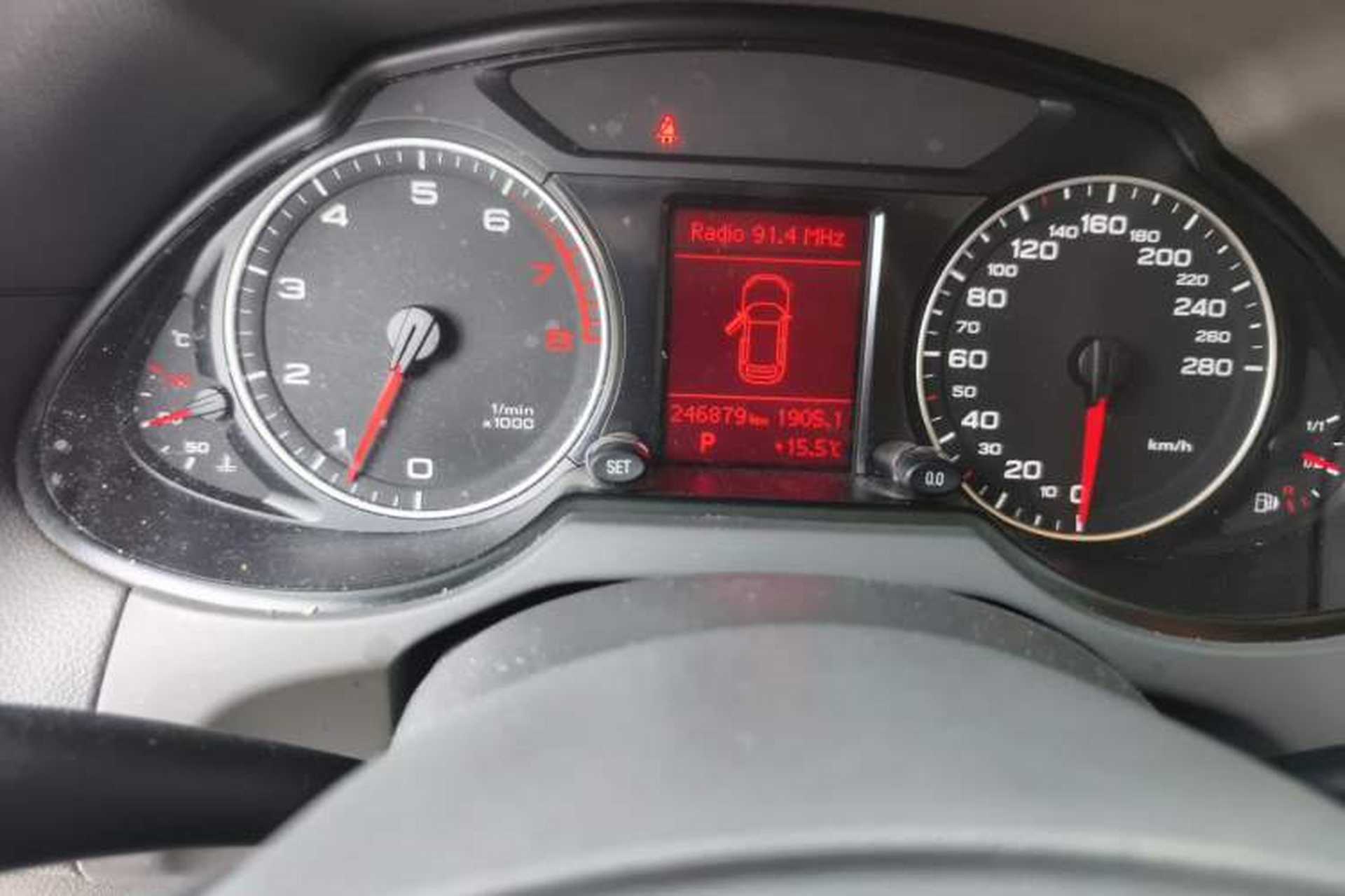 Used Audi Q5 2012 2.0TFSI Technology Model Odometer Close Up