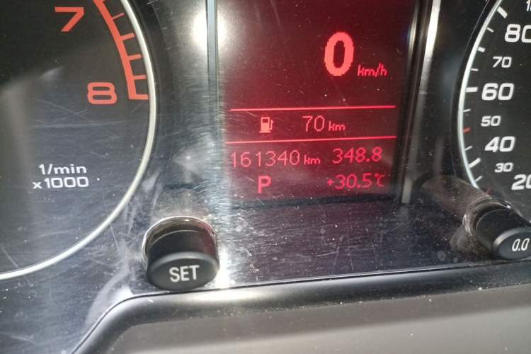 Used Audi Q5 2012 2.0TFSI Technology Model Odometer Close Up