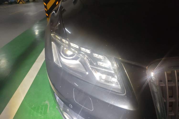 Used Audi Q5 2012 2.0TFSI Comfort Version Right Front Headlight