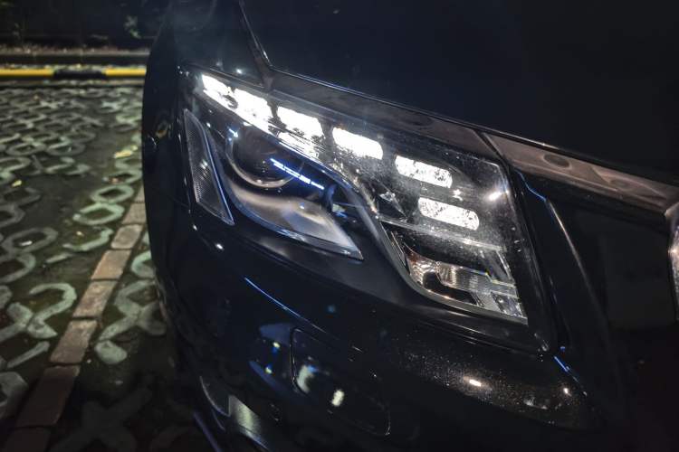Used Audi Q5 2012 2.0TFSI Technology Model Right Front Headlight