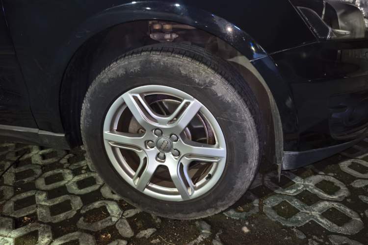 Used Audi Q5 2012 2.0TFSI Technology Model Right Front Wheel Hub