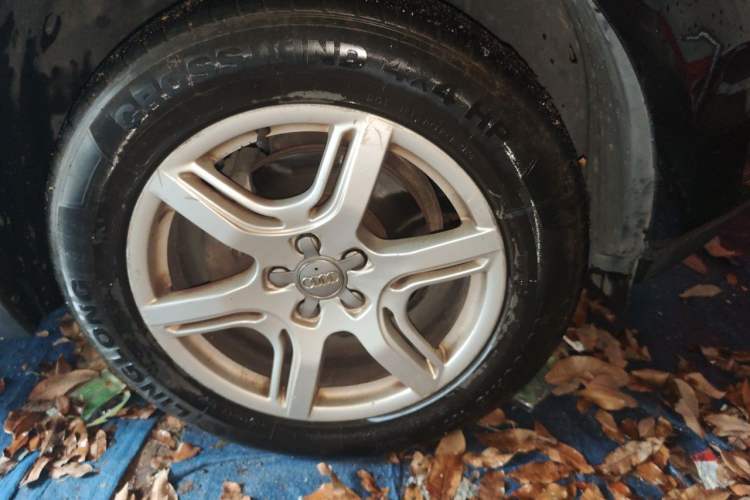 Used Audi Q5 2012 2.0TFSI Technology Model Right Front Wheel Hub