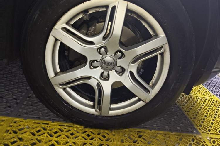 Used Audi Q5 2012 2.0TFSI Technology Model Right Front Wheel Hub