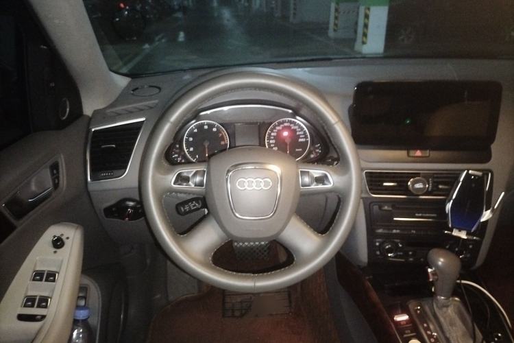 Used Audi Q5 2012 2.0TFSI Trendy Edition Steering Wheel