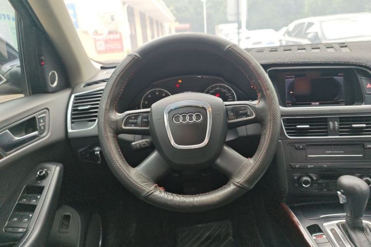 Used Audi Q5 2012 2.0TFSI Trendy Edition Steering Wheel