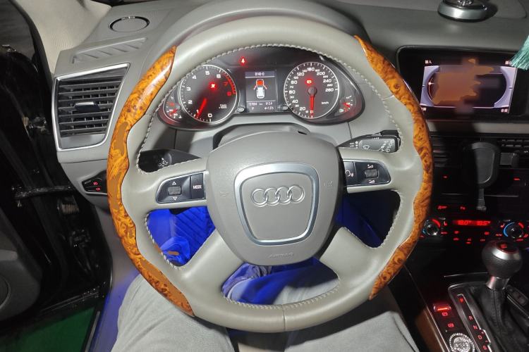 Used Audi Q5 2012 2.0TFSI Comfort Version Steering Wheel