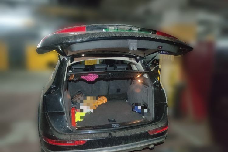 Used Audi Q5 2012 2.0TFSI hybrid Trunk