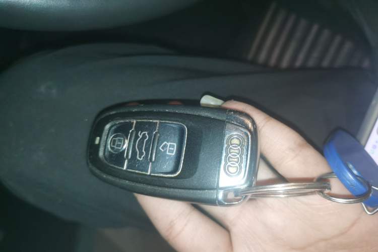 Used Audi Q5 2012 2.0TFSI Technology Model Vehicle Key