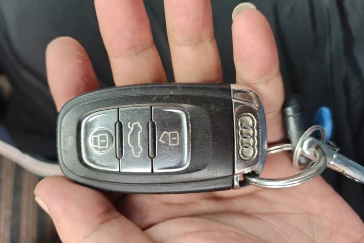 Used Audi Q5 2012 2.0TFSI Trendy Edition Vehicle Key