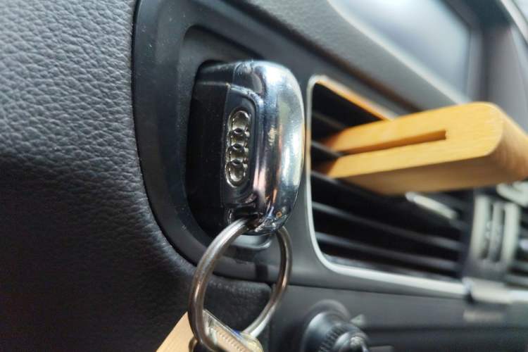 Used Audi Q5 2012 2.0TFSI Technology Model Vehicle Key
