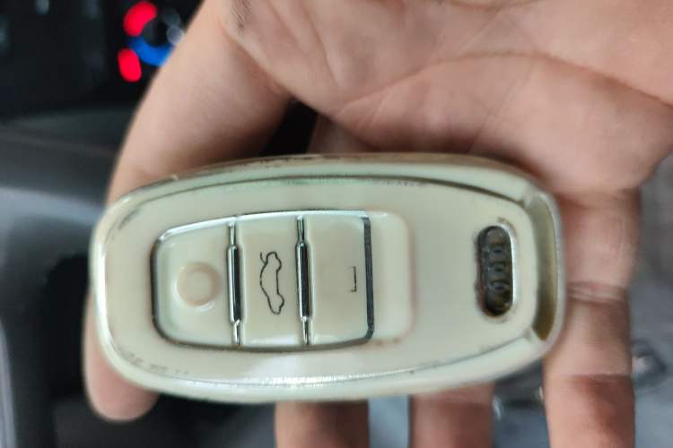 Used Audi Q5 2012 2.0TFSI Comfort Version Vehicle Key