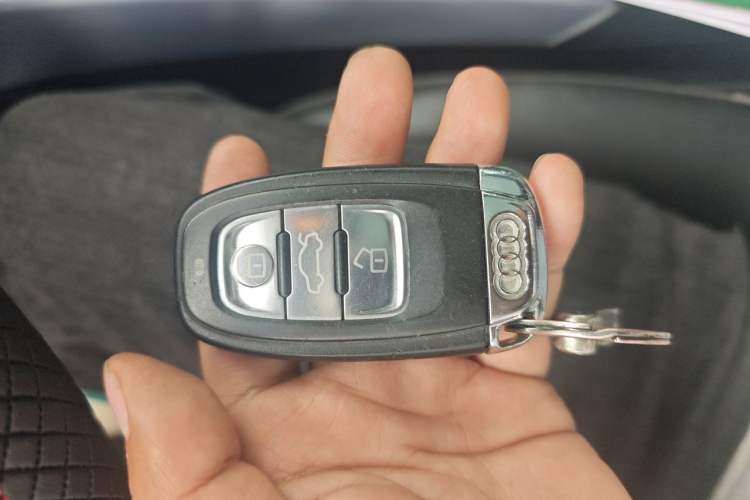 Used Audi Q5 2012 2.0TFSI Technology Model Vehicle Key