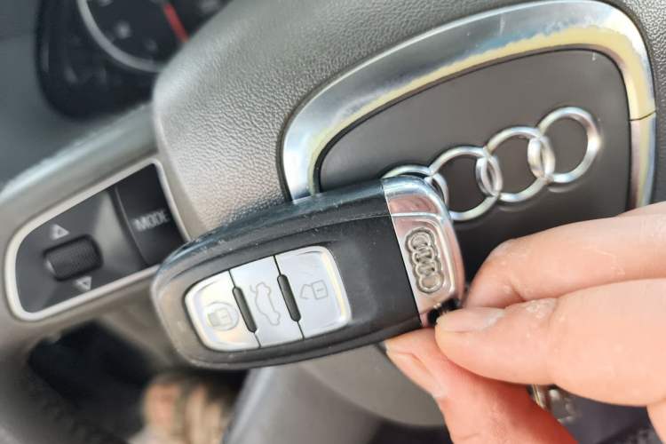 Used Audi Q5 2012 2.0TFSI Comfort Version Vehicle Key