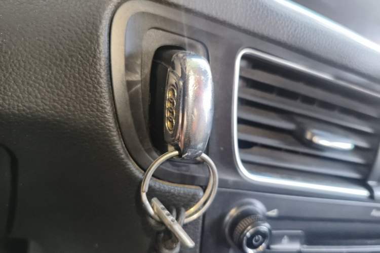 Used Audi Q5 2012 2.0TFSI Technology Model Vehicle Key