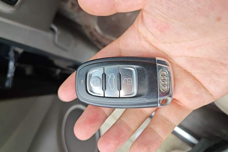 Used Audi Q5 2012 2.0TFSI Comfort Version Vehicle Key