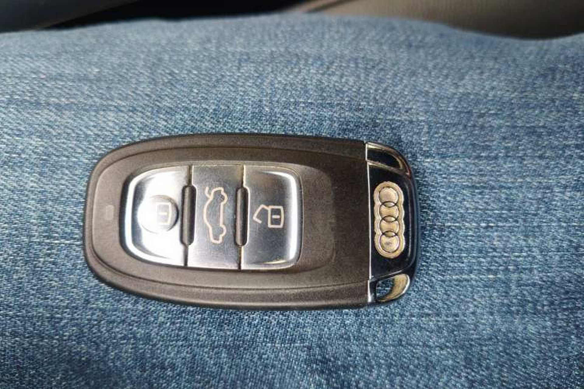 Used Audi Q5 2012 2.0TFSI Technology Model Vehicle Key