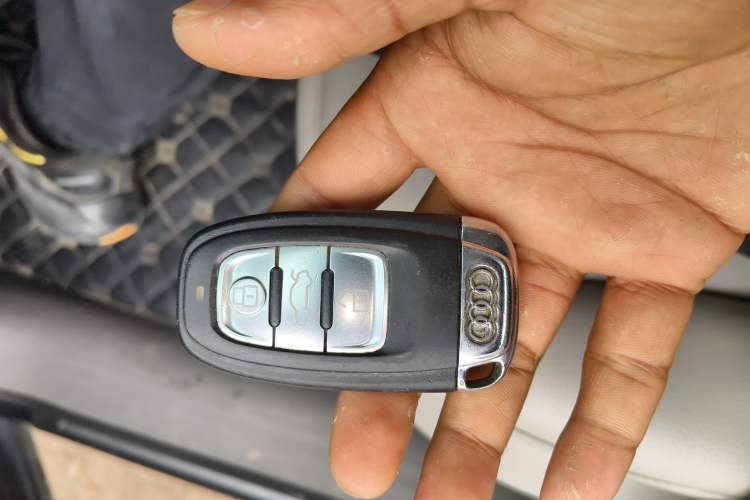Used Audi Q5 2012 2.0TFSI Technology Model Vehicle Key