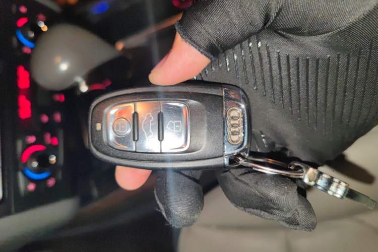 Used Audi Q5 2012 2.0TFSI Luxury Edition Vehicle Key