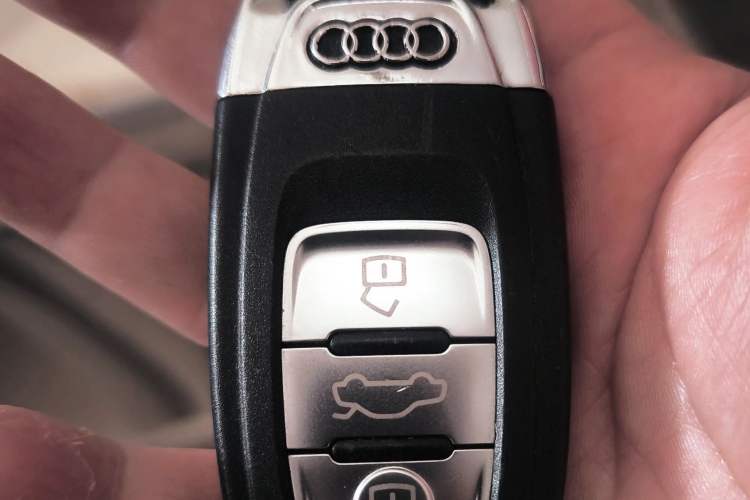 Used Audi Q5 2012 2.0TFSI Comfort Version Vehicle Key