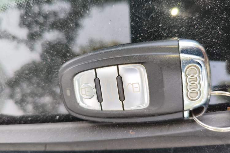 Used Audi Q5 2012 2.0TFSI Technology Model Vehicle Key