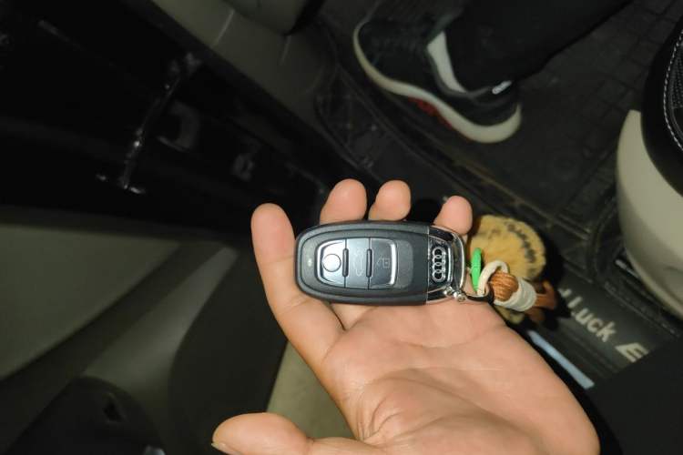 Used Audi Q5 2012 2.0TFSI Technology Model Vehicle Key