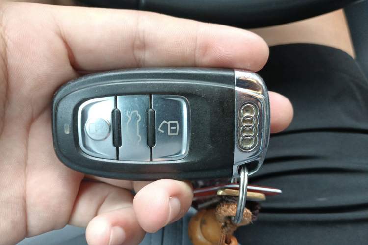 Used Audi Q5 2012 2.0TFSI Technology Model Vehicle Key