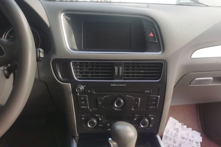 Used Audi Q5 2012 2.0TFSI Technology Model Audio And AC Panel