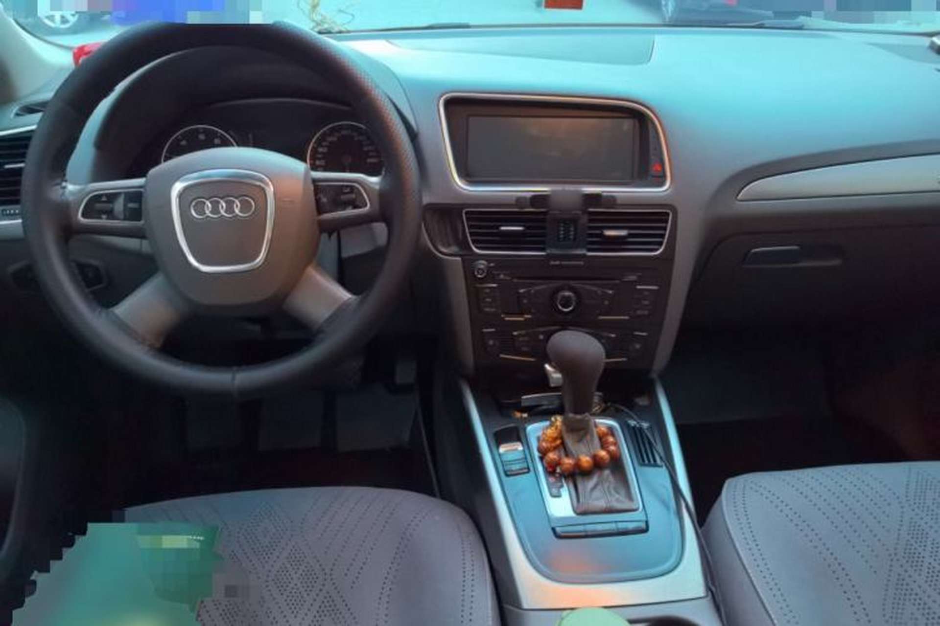 Used Audi Q5 2012 2.0TFSI Trendy Edition Center Console