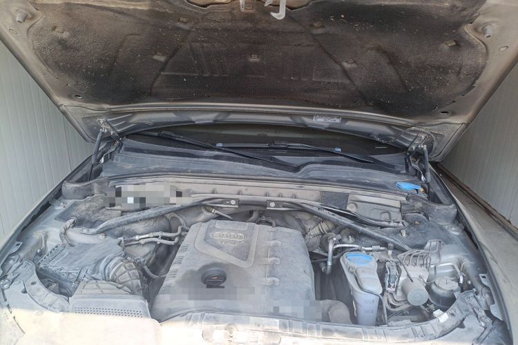 Used Audi Q5 2012 2.0TFSI Comfort Version Engine Bay