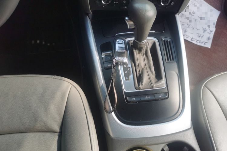 Used Audi Q5 2012 2.0TFSI Technology Model Gear Lever