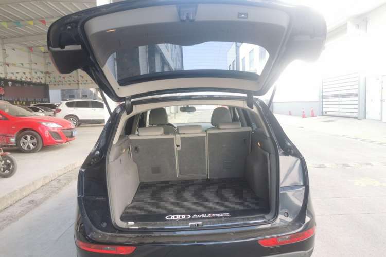 Used Audi Q5 2012 2.0TFSI Technology Model Trunk