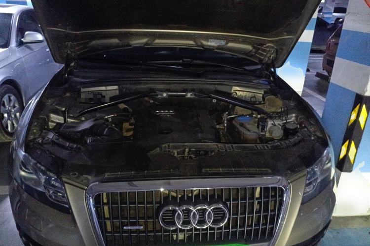 Used Audi Q5 2012 2.0TFSI Technology Model Engine Bay