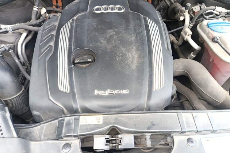 Used Audi Q5 2012 2.0TFSI hybrid Engine Bay