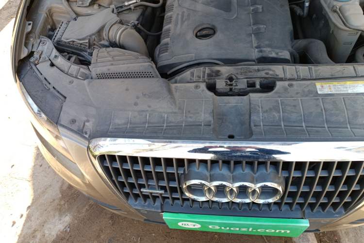 Used Audi Q5 2012 2.0TFSI Comfort Version Engine Bay Right
