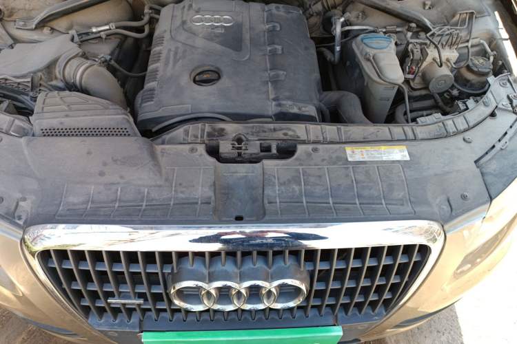 Used Audi Q5 2012 2.0TFSI Comfort Version Engine Bay
