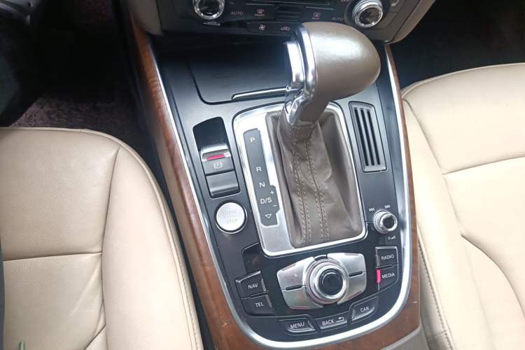 Used Audi Q5 2012 2.0TFSI hybrid Gear Lever