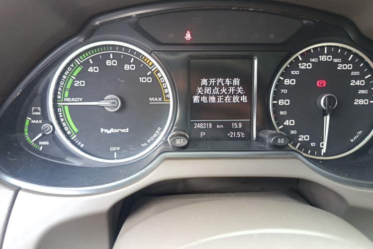 Used Audi Q5 2012 2.0TFSI hybrid Odometer Close Up