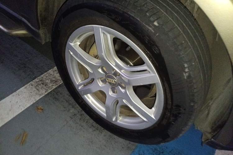 Used Audi Q5 2012 2.0TFSI Technology Model Right Front Wheel Hub