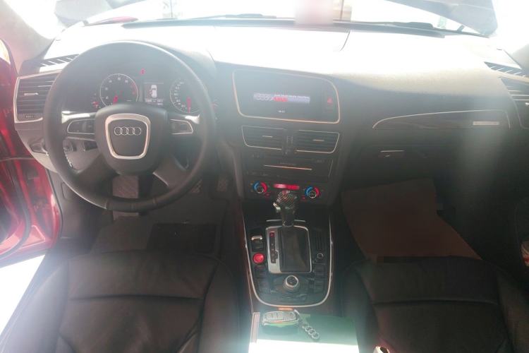 Used Audi Q5 2012 2.0TFSI Comfort Version Center Console
