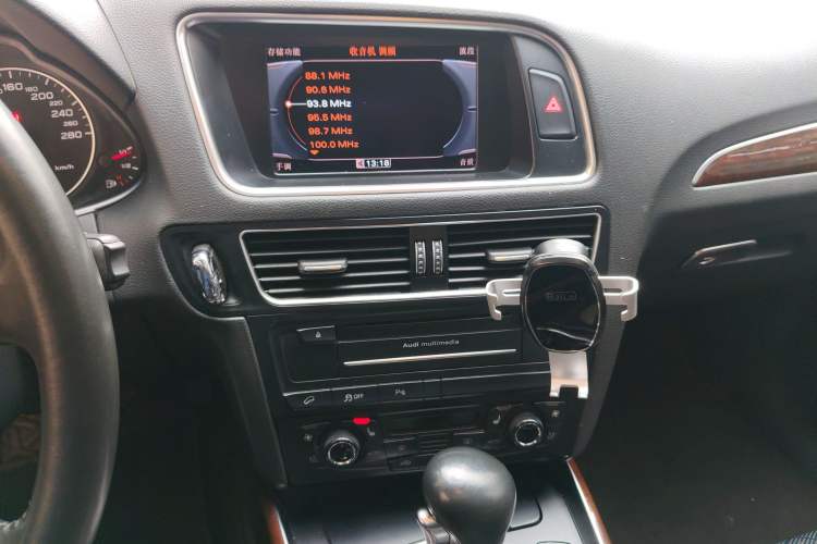 Used Audi Q5 2012 2.0TFSI Comfort Version Audio And AC Panel