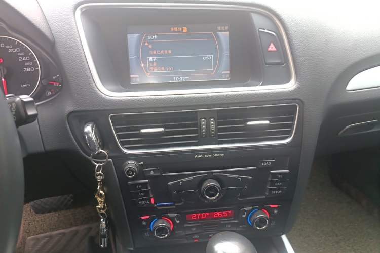 Used Audi Q5 2012 2.0TFSI Technology Model Audio And AC Panel