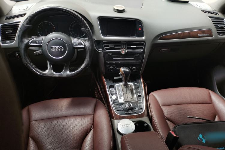 Used Audi Q5 2012 2.0TFSI Comfort Version Center Console