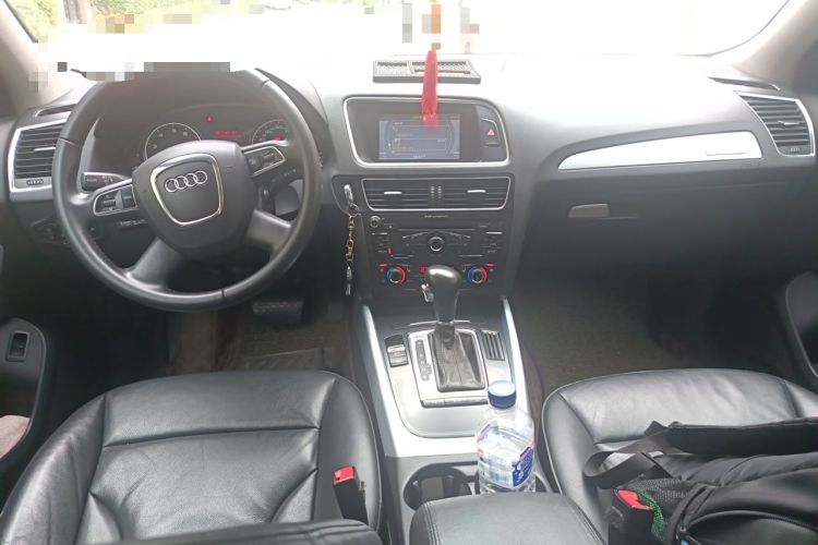 Used Audi Q5 2012 2.0TFSI Technology Model Center Console
