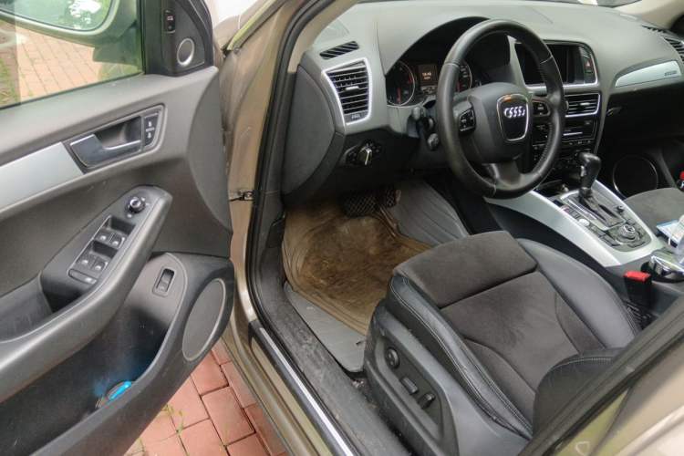 Used Audi Q5 2012 2.0TFSI Dynamic Edition Driver Seat