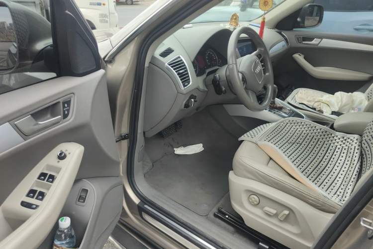 Used Audi Q5 2012 2.0TFSI Technology Model Driver Seat